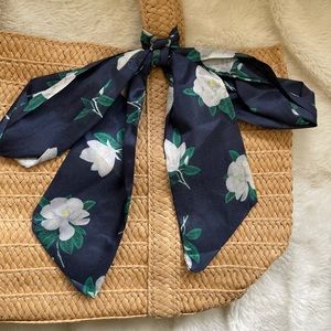 NWT Summer Straw Tote Bag with silk tie 🌾☀️